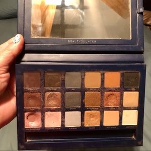 Beautycounter eye palette with 18 colors.